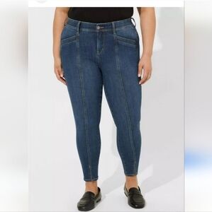 NWOT TORRID 20r Bombshell Skinny Premium Stretch High-Rise Jean